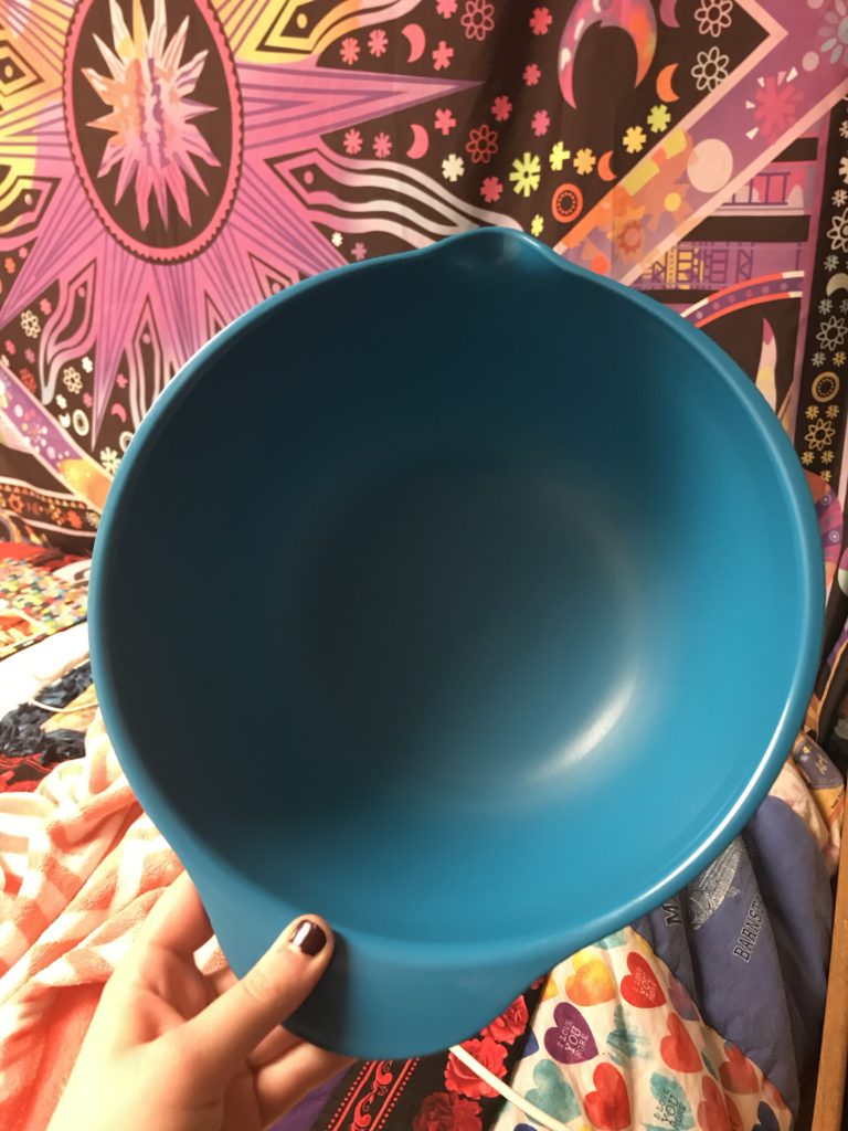 Blue plastic bowl, new lyre base